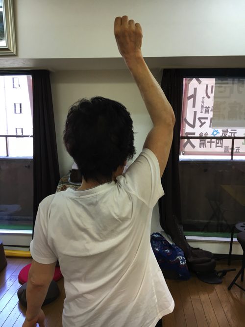 五十肩-腕を上げる際に肩が痛い-治し方7