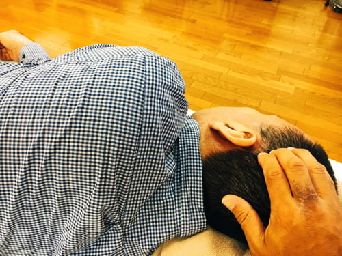 五十肩治療_首の痛み肩の痛みで眠れない症状の治し方14