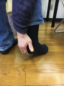 ヘルニアと坐骨神経痛の腰の痛みと足の痺れ_足に力が入らない原因と治療方法_広島_腰痛ヘルニア治療で有名な整体院