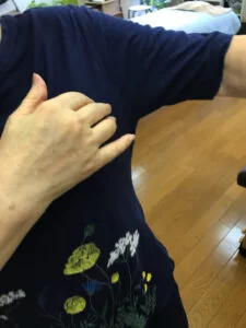 四十肩五十肩の危険信号-腕付け根の痛い場所の写真２